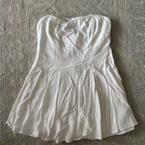 Elegant White Strapless Dress